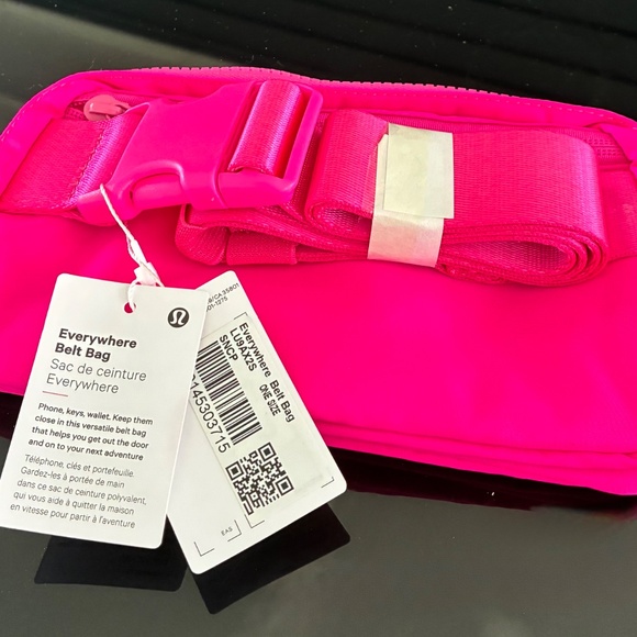 Lululemon Everywhere Belt Bag 1L - Picture 3 of 3